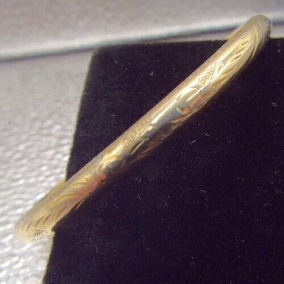 1960 GOLD VERMEIL OVER STERLING Jewelry - VINTAGE INCISED DESIGN GOLD VERMEIL ON STERLING SILVER HINGED BANGLE BRACELET 4